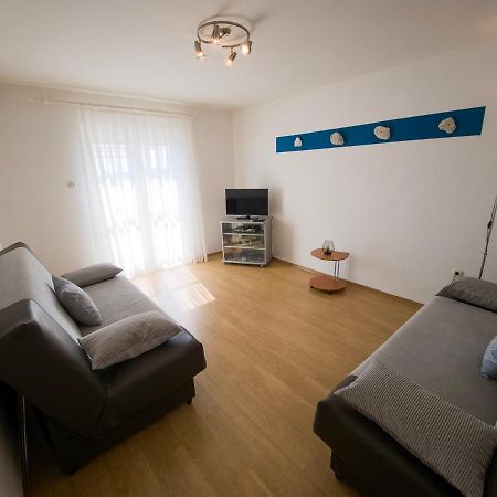 Apartments Cacija โตรกีร์ ภายนอก รูปภาพ