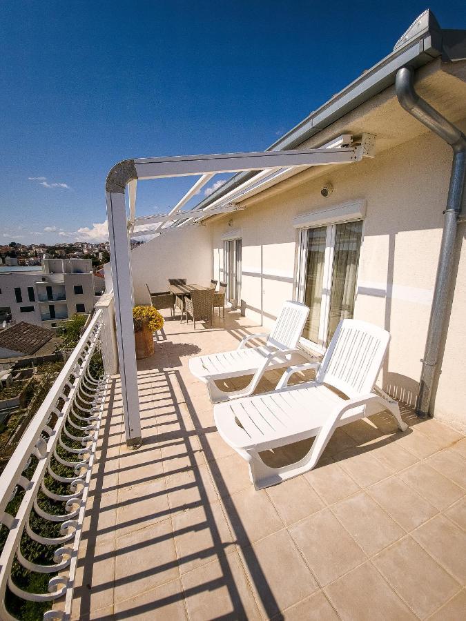 Apartments Cacija โตรกีร์ ภายนอก รูปภาพ