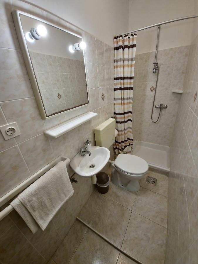 Apartments Cacija โตรกีร์ ภายนอก รูปภาพ